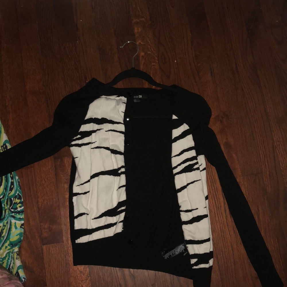 FOREVER 21 S black and white sweater